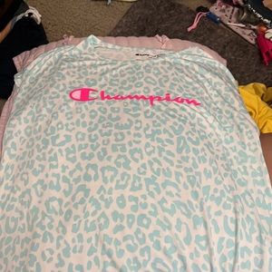 A champion 14/16 girls authentic athletic wear blue leopard spots t-shirt